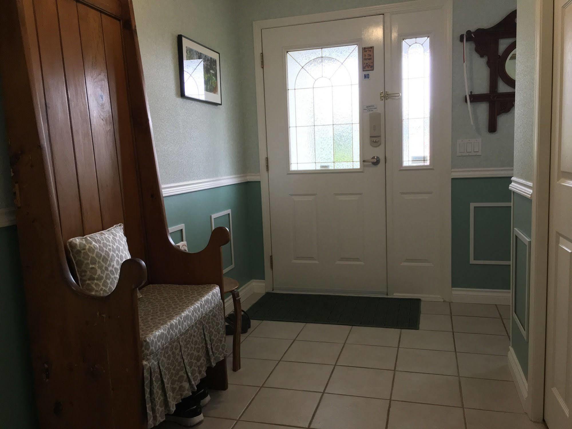 Alexandria House Bed & Breakfast เวสต์ เคโลว์นา ภายนอก รูปภาพ