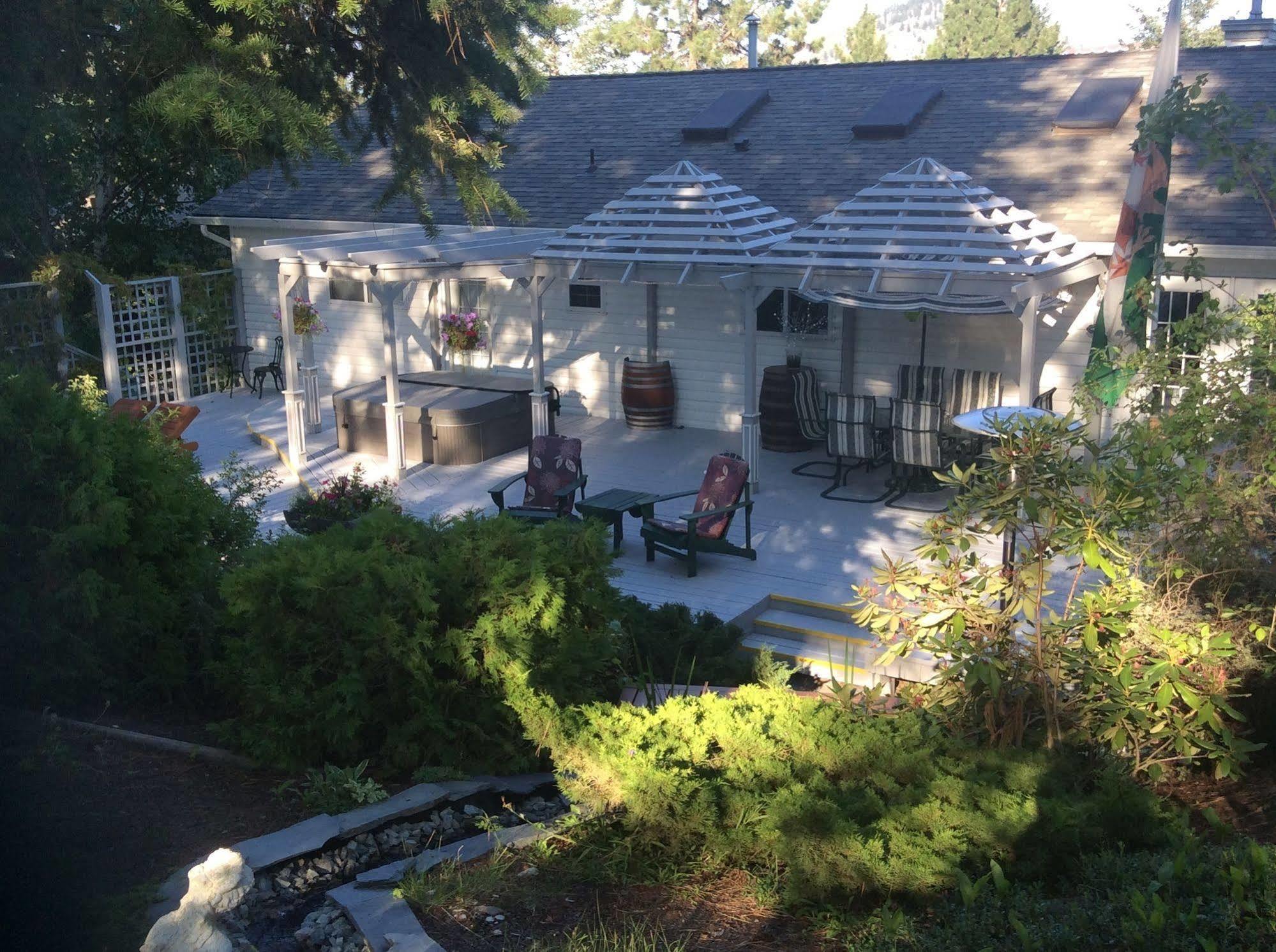 Alexandria House Bed & Breakfast เวสต์ เคโลว์นา ภายนอก รูปภาพ